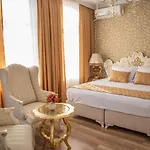 فندق Otantik 3*