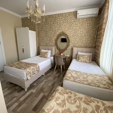 Hotel Otantik 3*
