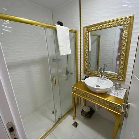 Hotel Otantik 3*