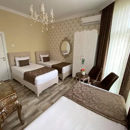 Hotel Otantik 3*