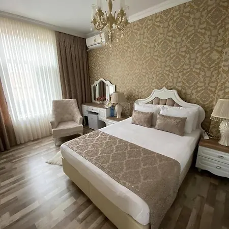 Hotel Otantik 3*