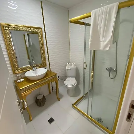 Hotel Otantik 3*