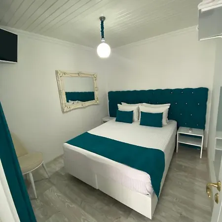 Hotel Otantik 3*