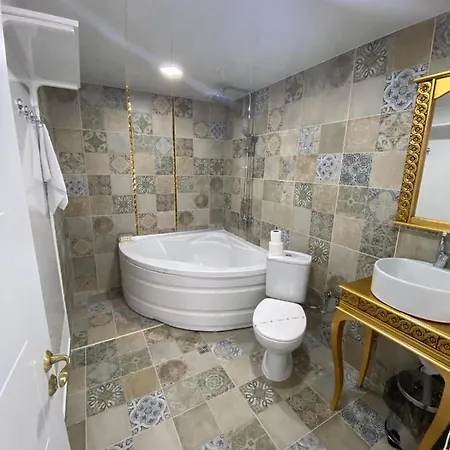 Hotel Otantik 3*