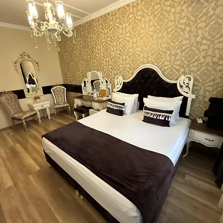 Hotel Otantik 3*