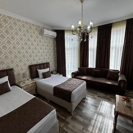 Hotel Otantik 3*