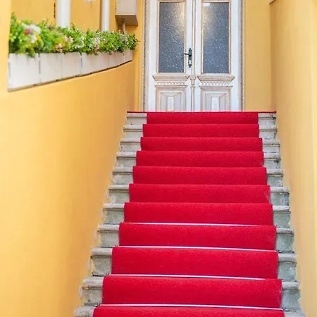 Hotel Otantik Shumen