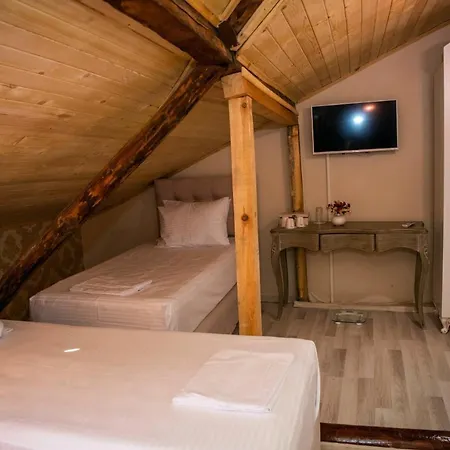 Hotel Otantik 3*